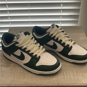 Nike dunk low men’s size 11